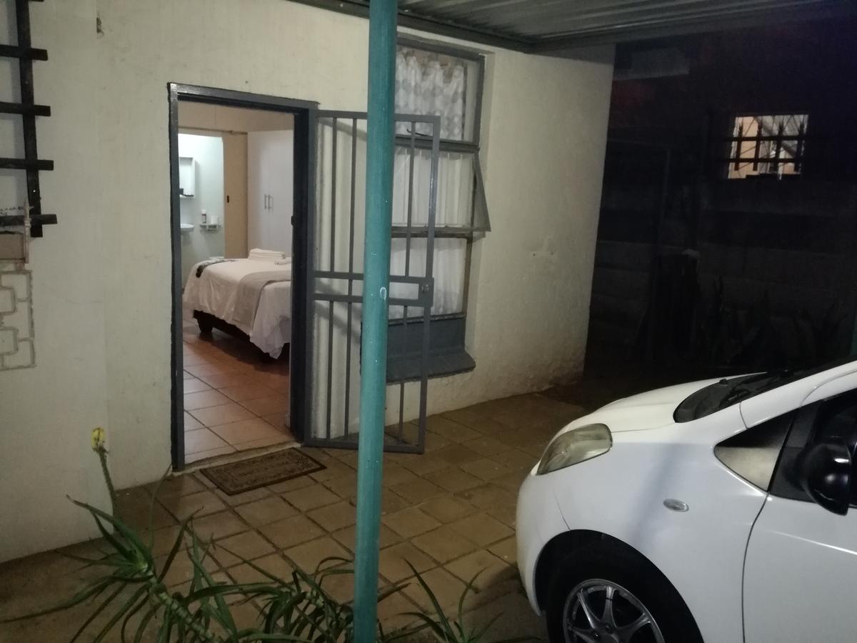 Mulmas Guest House Pretoria Exterior photo